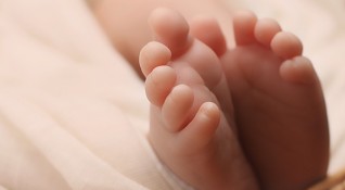 Новородено бебе е диагностицирано с новия коронавирус във Великобритания То