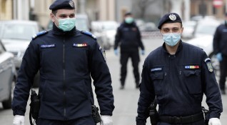 Румъния обяви че от понеделник въвежда извънредно положение заради новия