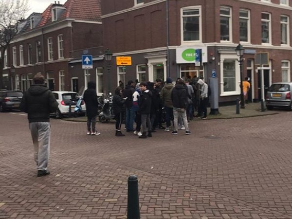 От днес до 6 април Нидерландия затваря училища, барове, ресторанти,