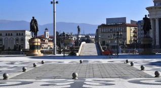 Улиците на Скопие останаха пусти през първата нощ на полицeйски