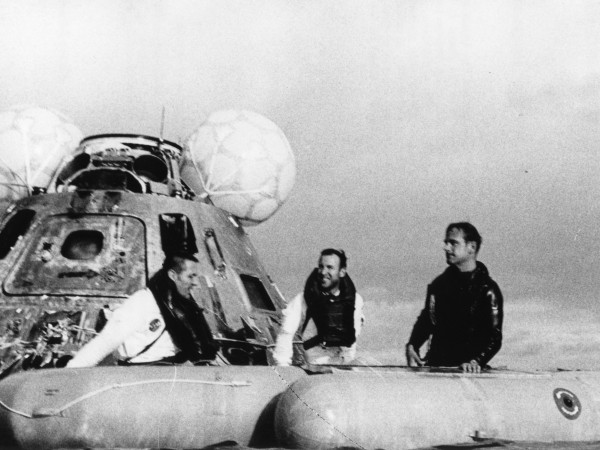 На 11 април 1970 година екипажът на Аполо 13 се