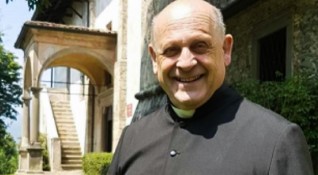 Отец Джузепе Берардели както много други свещеници в Италия стана