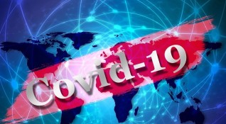 Новият коронавирус COVID 19 едва ли ще изчезне през лятото заяви