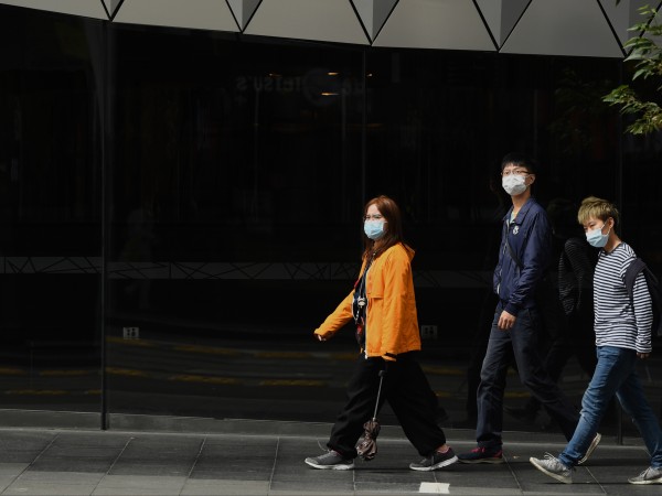 Да излезете по улицата без маска тези дни в Хонконг,