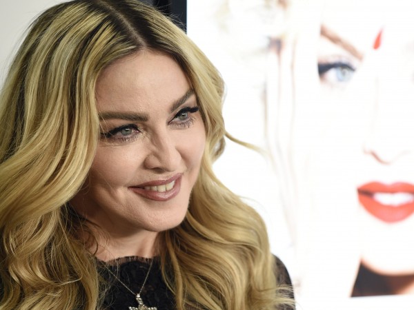 Мадона каза, че коронавирусът е най-мащабното нещо, което показва, че