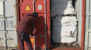 20 от контейнерите с отпадъци на пристанище Варна запад напуснаха България