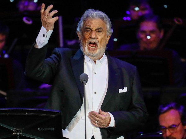 79-годишната оперна звезда Пласидо Доминго бе приет в болница две