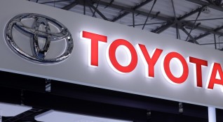 Водещият японски автомобилен производител Тойота няма да възобнови производството в
