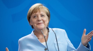 Ангела Меркел даде трети отрицателентест за коронавирус Канцлерът ще продължи да