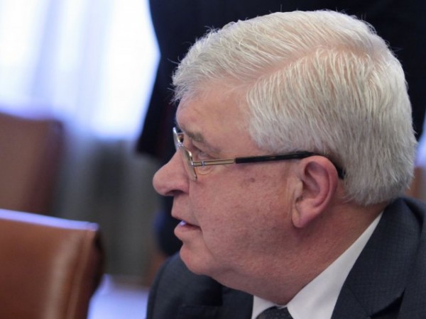 Здравният министър Кирил Ананиев отмени задължението на всеки, които е