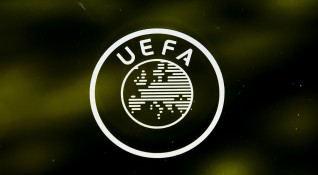 Европейската футболна централа УЕФА отложи до второ нареждане всички международни