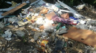 Над 25 тона храсти клони битови отпадъци и наноси от