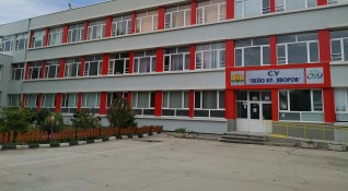 Директорите на училищата в София да предприемат мерки за затварянето