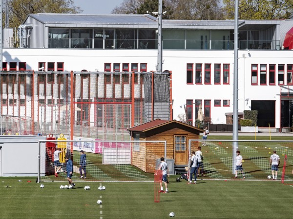 Германският футболен съюз планира да рестартира футболните първенства в страната