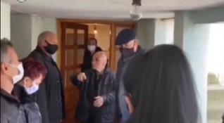 Главният прокурор Иван Гешев посети пловдивското село Трилистник във връзка
