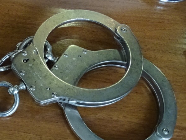 18-годишен младеж е арестуван за кражби на акумулатори от коли