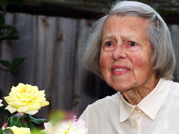 През 1999 година една 87-годишна британка свиква пресконференция пред дома