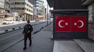 14 етажен блок в Турция беше поставен под карантина след като