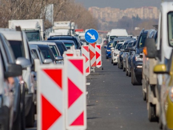“За съжаление, днес хиляди граждани на София тръгнаха да пътуват