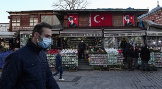 Турция отново въведе полицейски час в 31 провинции започващ в