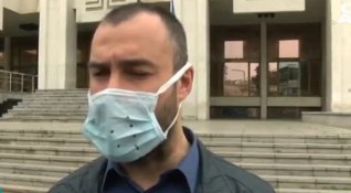 В Бургас се събраха на мълчаливо бдение пред Съдебната палата