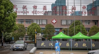 Двама китайски лекари разболели се от COVID 19 и интубирани в