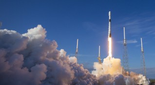 Докато по голямата част от света е замръзнала SpaceX се движи