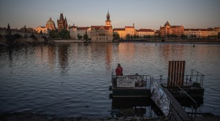 Чешкото правителство ще поиска от парламента удължаване на извънредното положение