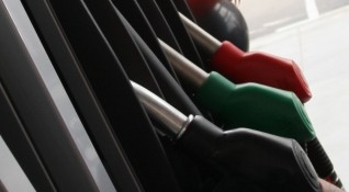 Продажбите на горива са спаднали с 40 50 заяви Симеон Павлов