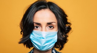 Носенето на маска е задължително в условията на пандемия от