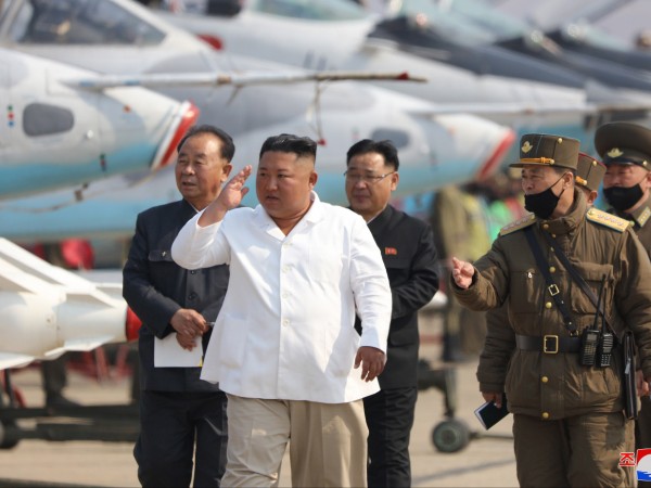 Мистерията около здравето на Ким Чен Ун разкрива дълбока несигурност