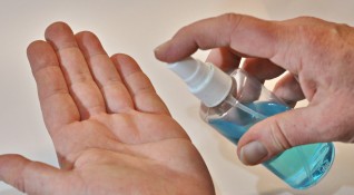 От изпитани 21 препарати за дезинфекция за ръце само 3