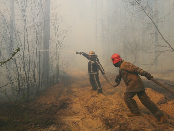 Пожарите в горите из украинската Чернобилска област са локализирани, спасители