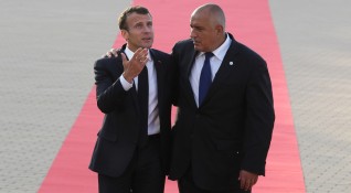 България е изпратила на Франция мостри на защитни облекла и