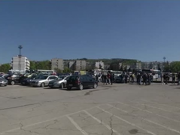 Автоинструктори излязоха на протест във Варна в Деня на труда.