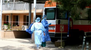 Отливът на пациенти в общинските болници заради кризата с коронавируса