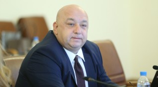 Министърът на младежта и спорта Красен Кралев издаде заповед с