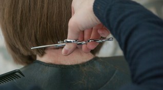 В Германия фризьорските салони най накрая отвориха след седмиците извънредно положение