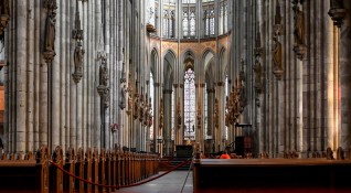 След като почти два месеца църквите в Германия останаха затворени