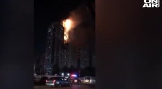 Пожар избухна в един от най високите небостъргачи в Шарджа столица