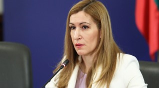 Министърът на туризма Николина Ангелкова прогнозира много трудно и предизвикателно