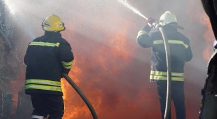 Голям пожар пламна в пловдивския район Източен по обяд
