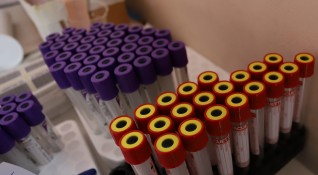 Установените 4 нови случая с положителни проби за коронавирус в