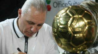 Бразилското издание Спортбуз нареди Христо Стоичков на трето място сред