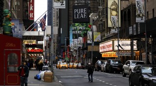 Театрите на Бродуей в Съединените щати ще останат затворени до