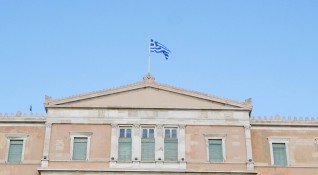 Гръцките учители протестират пред парламента срещу законопроект в образованието Учителите