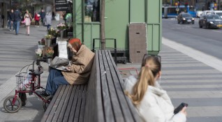 Швеция пожертва възрастните хора Алчността и приватизацията бяха направили ситуацията