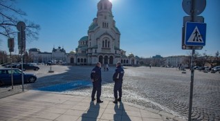 Драматичен спад на български и чужди туристи в София се