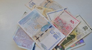 Ученички от Попово са намерили плик с пари който предали