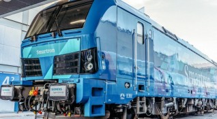 Нови електрически локомотиви Сименс Смартрон ще теглят точно след година
